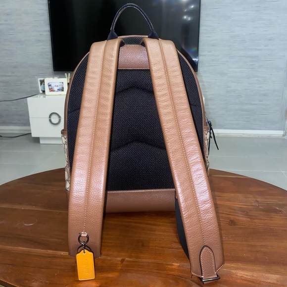 COACH - Picture 3 of 6